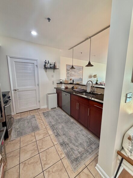 Building Photo - 203 Hackensack Plank Rd