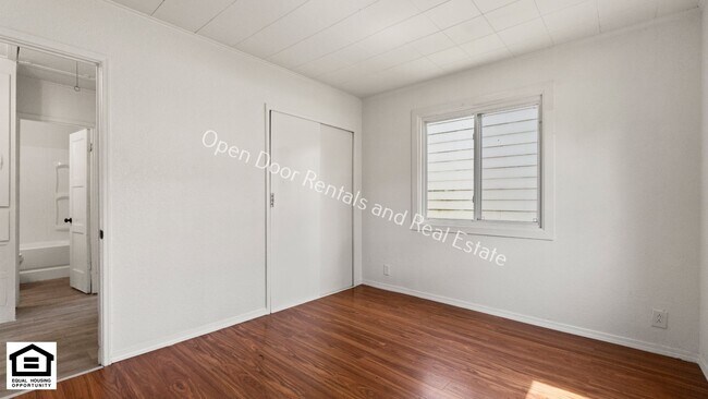 Building Photo - $200 off first months rent* 2 Bedroom home...