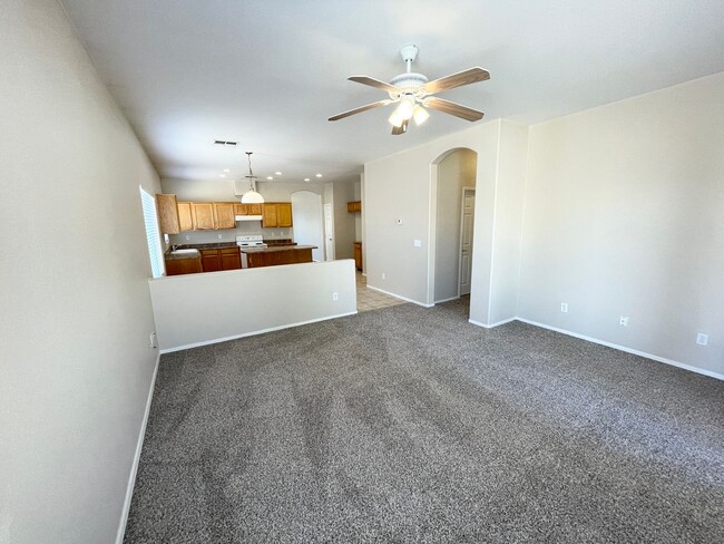 Building Photo - Sharp & Clean 4 Bedroom/ 2 Bath Single Lev...