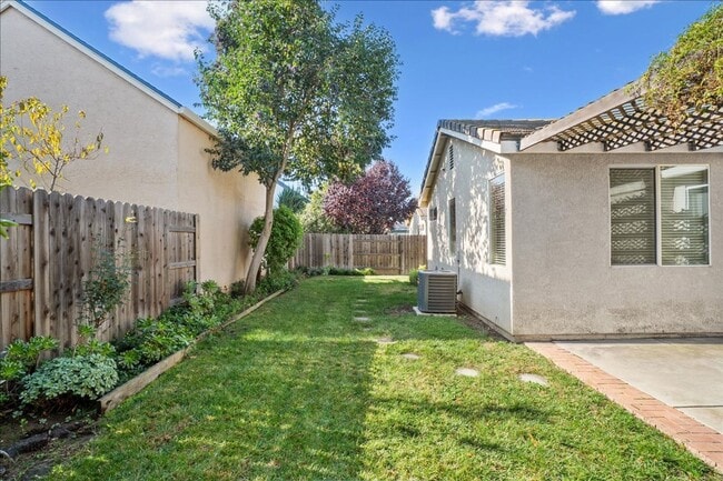 Building Photo - 3424 Babson Dr