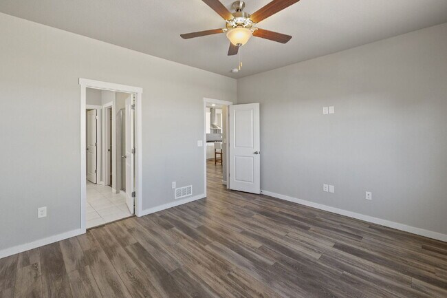 Building Photo - 5255 Big Johnson Dr