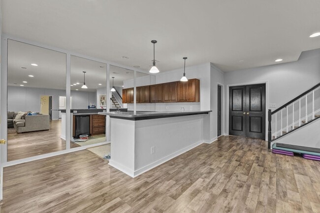 Building Photo - 4039 Cray Dr