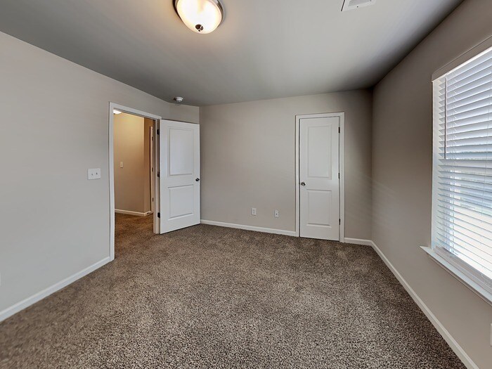 Building Photo - 30 Daniel Ln