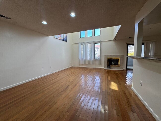 Building Photo - 819 Topsail Ln