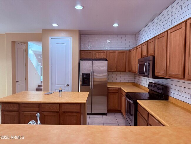 Building Photo - 3915 E Morelos St