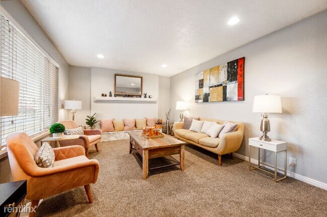 Building Photo - 5 br, 2 bath House - 3747 W Gandalf Dr