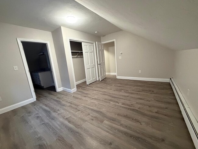 Building Photo - 18 Harris St