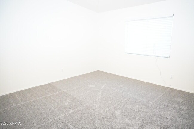 Building Photo - 825 E Lamonte St