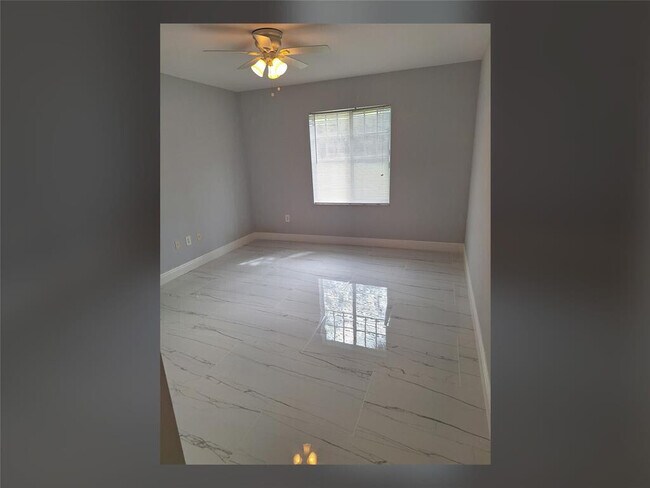 Building Photo - 6492 Emerald Dunes Dr