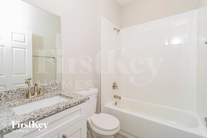 Building Photo - 3021 Tropical Cir SE