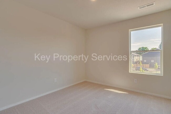 Building Photo - Brush Prairie Area Townhome