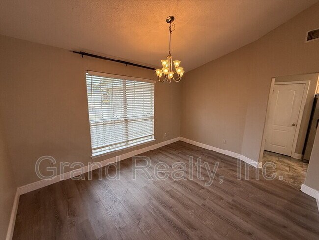 Building Photo - 4754 Winterdale Dr