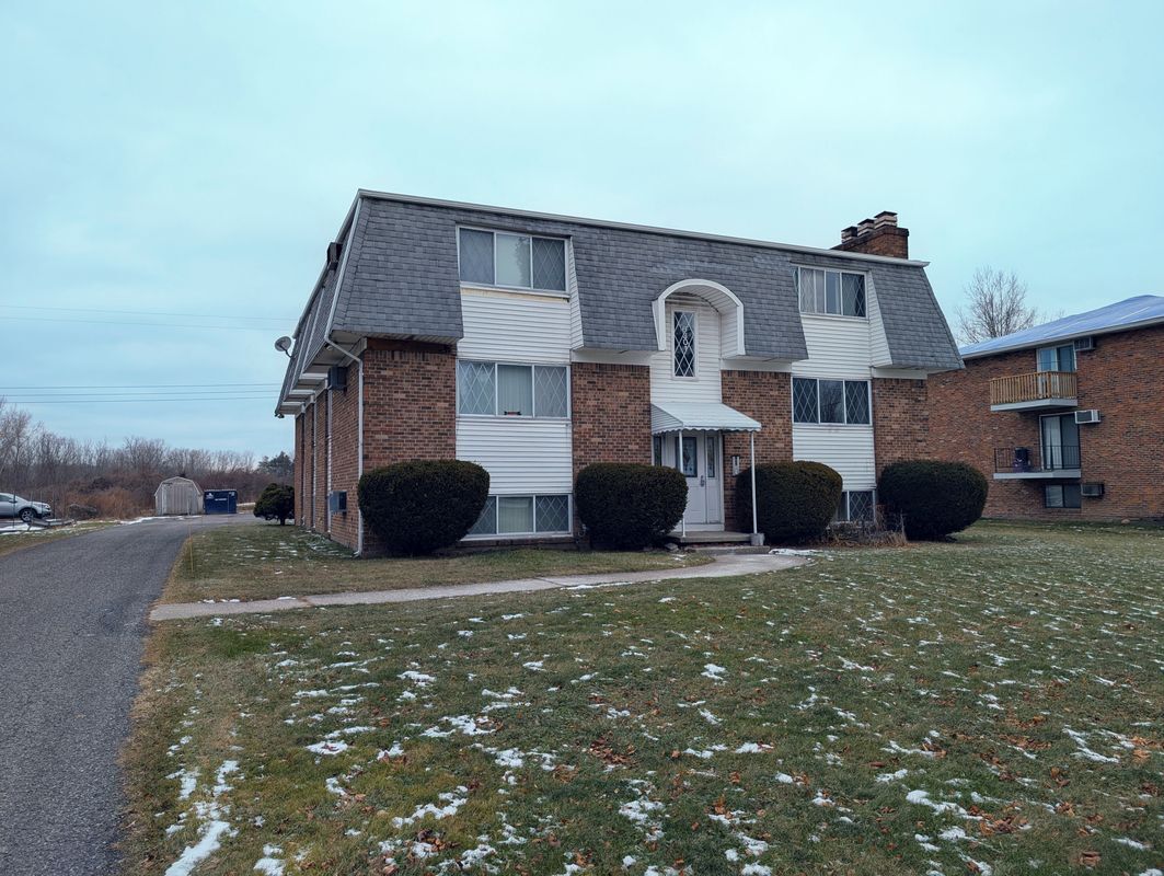 Building Photo - 6301 Robinson Rd