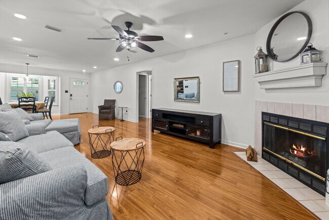 Building Photo - Killearn POOL Home
