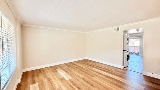 Building Photo - Lovely Downstairs, Entry-Level, End Unit Condo in the Private Diamante HOA Community of Bonsall, ...
