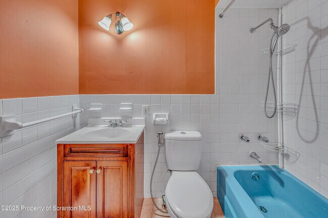 Building Photo - 533 S Franklin St