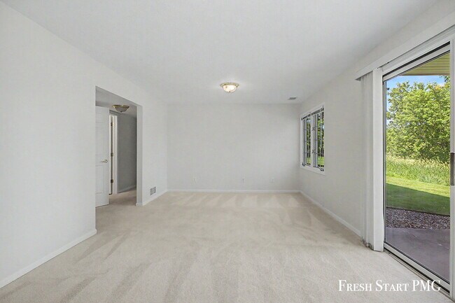Building Photo - 2107 Blue Bell Way