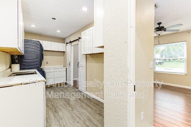 Building Photo - 5680 Durrance Rd