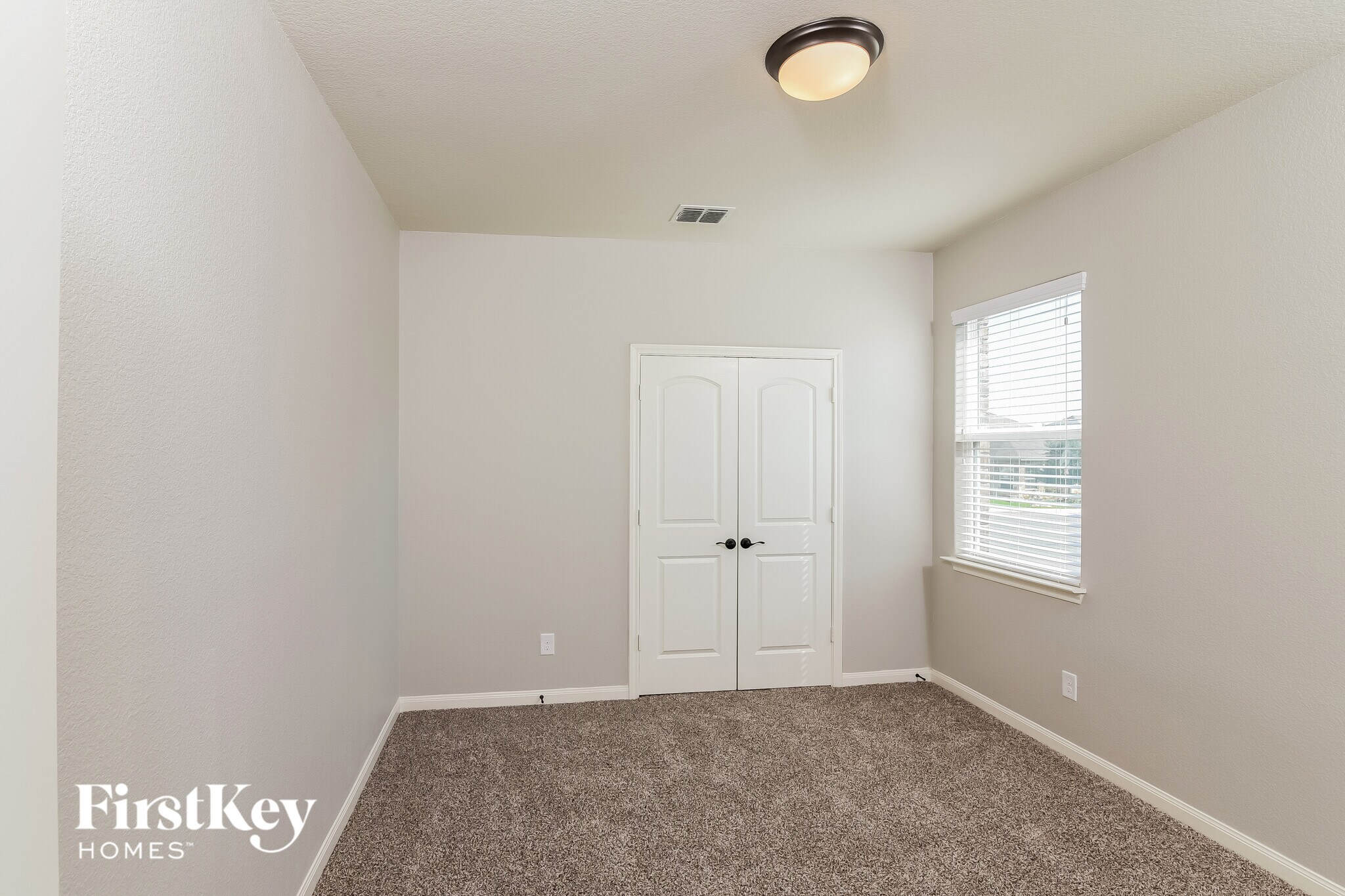 Building Photo - 12708 Shoreline Dr