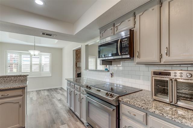 Building Photo - 2721 Edinboro Dr