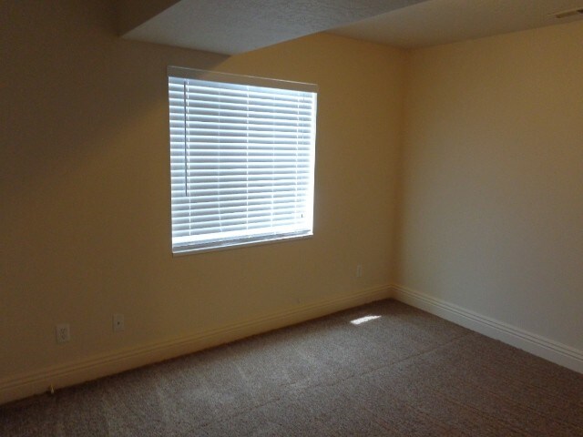 Building Photo - 651 Saddlebrook Dr