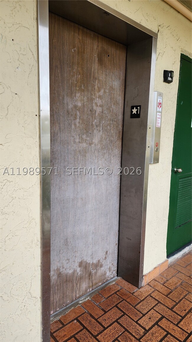 Building Photo - 9405 W Flagler St