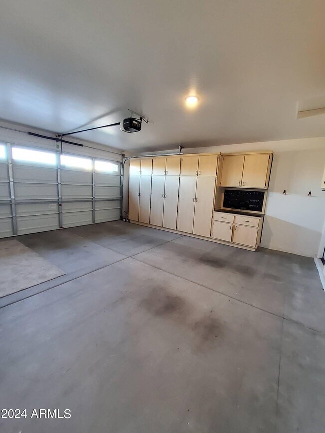 Building Photo - 704 N 152nd Dr