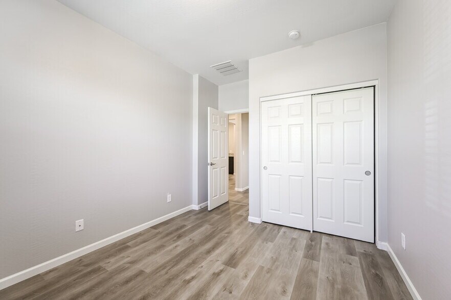 Building Photo - 12125 W Remuda Dr