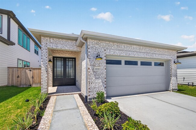 Building Photo - 702 Sonfield Dr