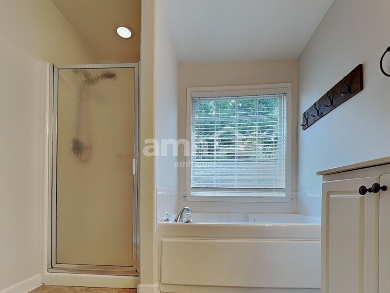 Building Photo - 6677 Springfield Village Ln