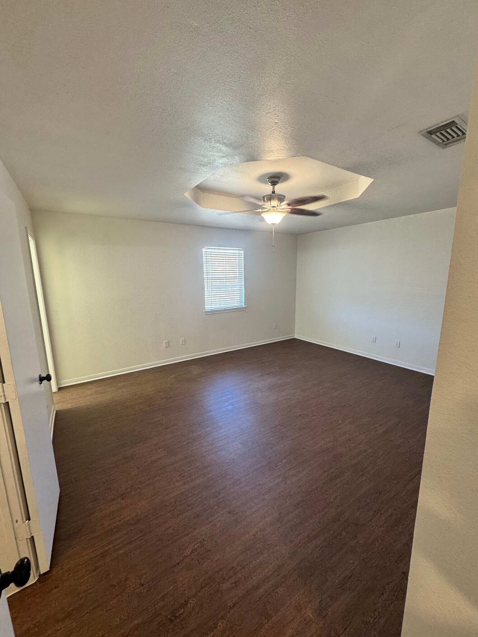 Building Photo - 1223 James Ave