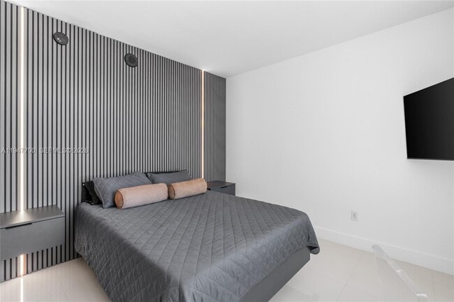 Building Photo - 90 SW 3rd St