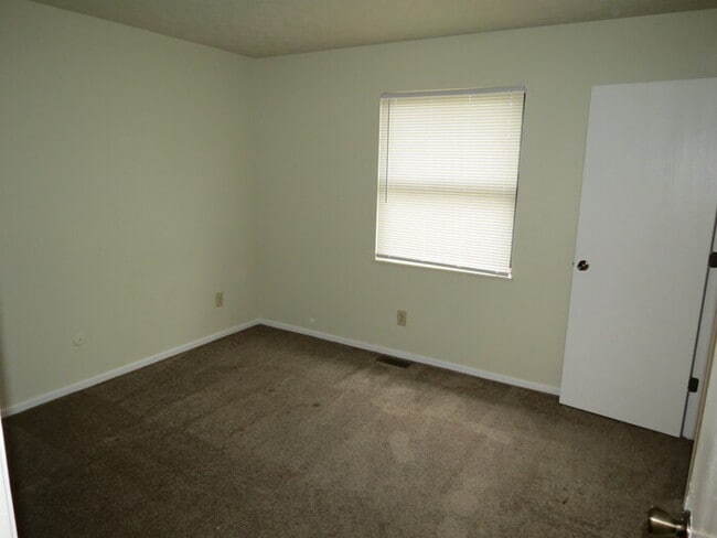 Building Photo - 2269 Hughey Dr