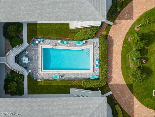 Building Photo - 530 4th Ave S