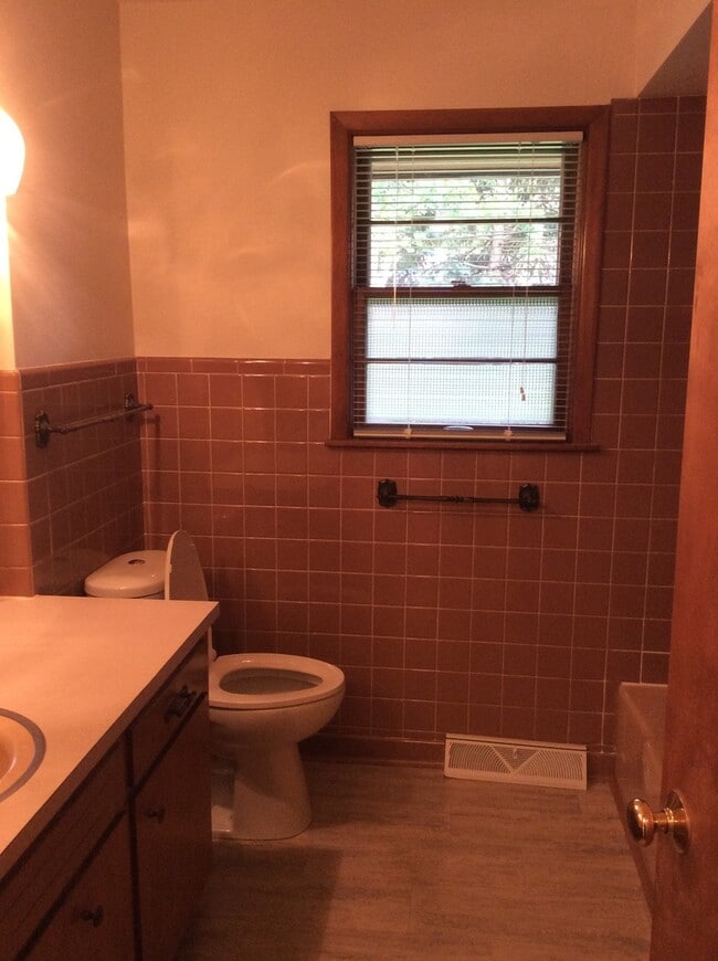 Building Photo - 4803 Flintridge Ct