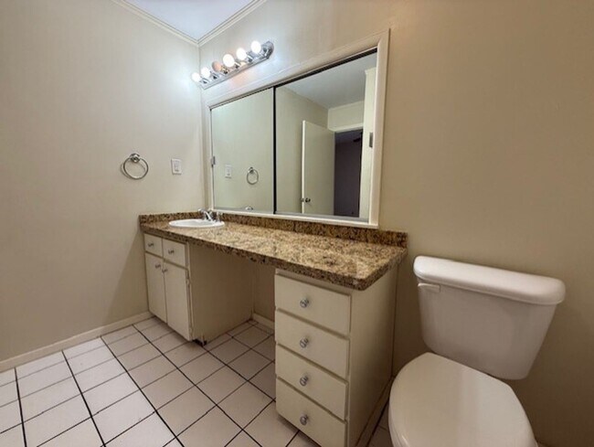 Building Photo - 1717 Clark Blvd