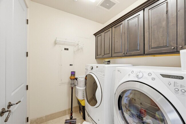 Building Photo - 15802 N 71st St