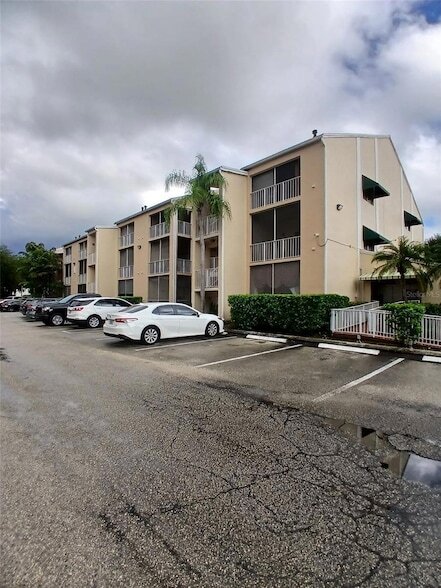 Building Photo - 15300 SW 106th Terrace