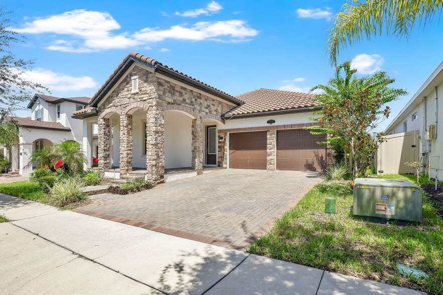 Building Photo - 8318 Vivaro Isle Way