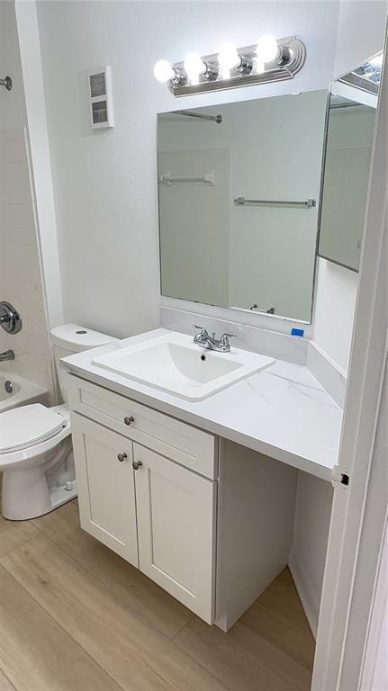 Building Photo - 7350 Westpointe Blvd