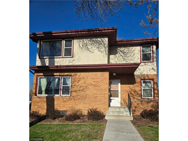 Building Photo - 3747 2nd St NE