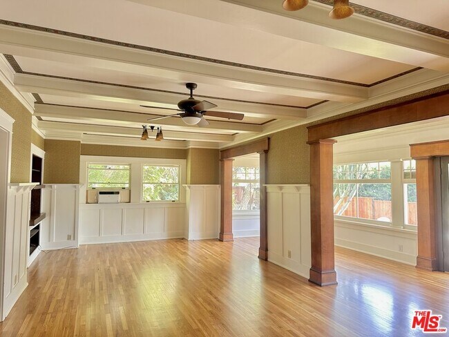 Building Photo - 2216 Meade Pl