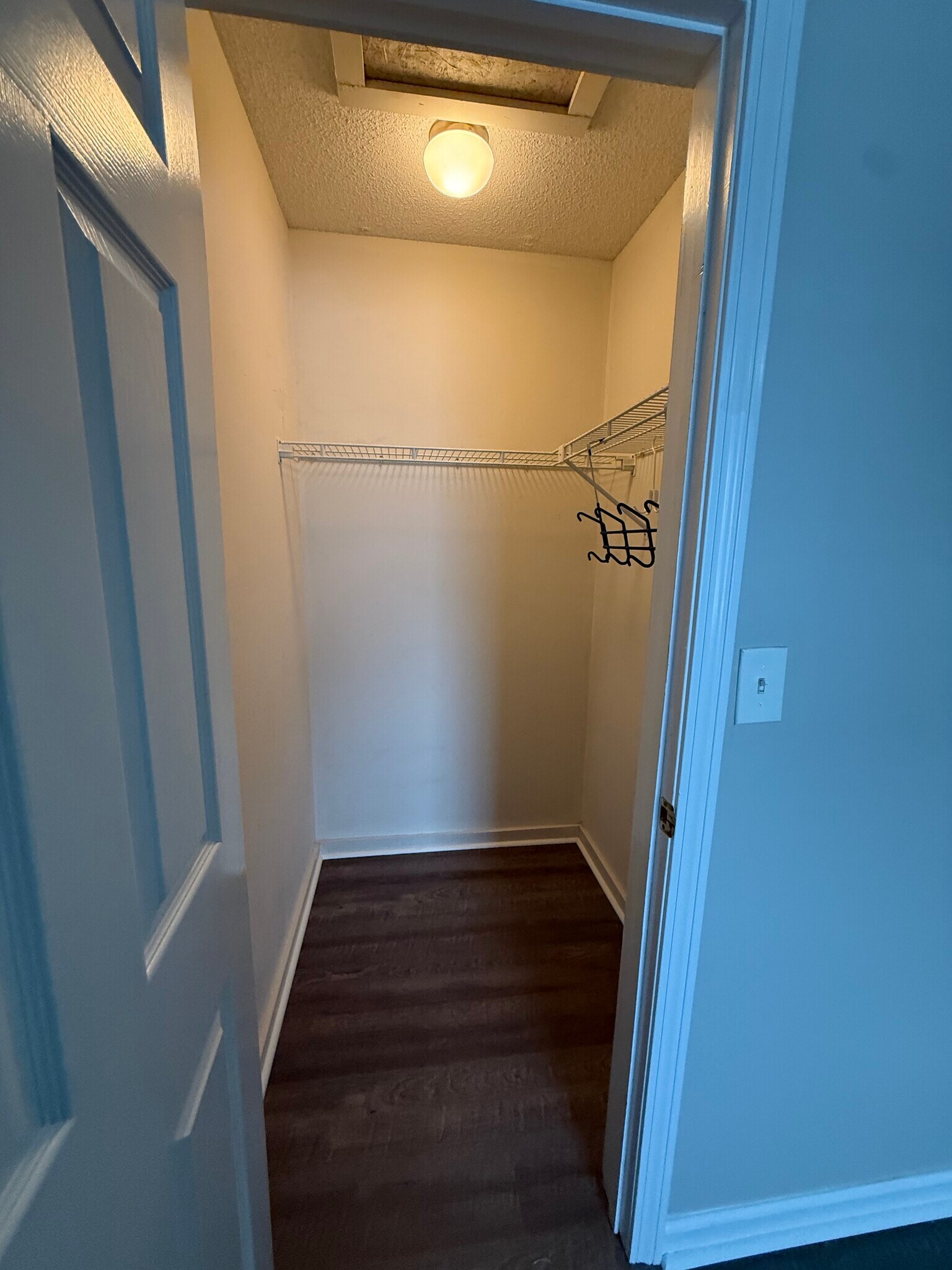 Building Photo - 791 Long Hill Rd