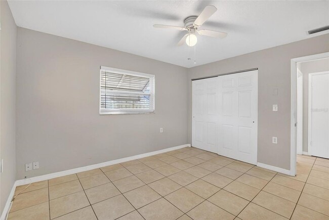 Building Photo - 685 71st Ave N