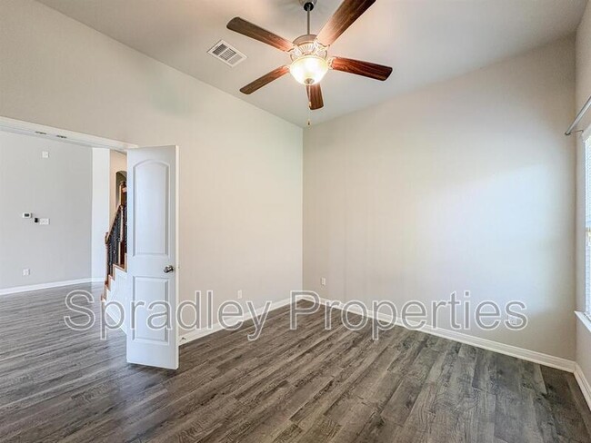 Building Photo - 1131 Kiskadee Branch Dr
