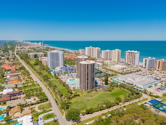 Building Photo - Furnished Waterfront 2 Bedroom Condo
