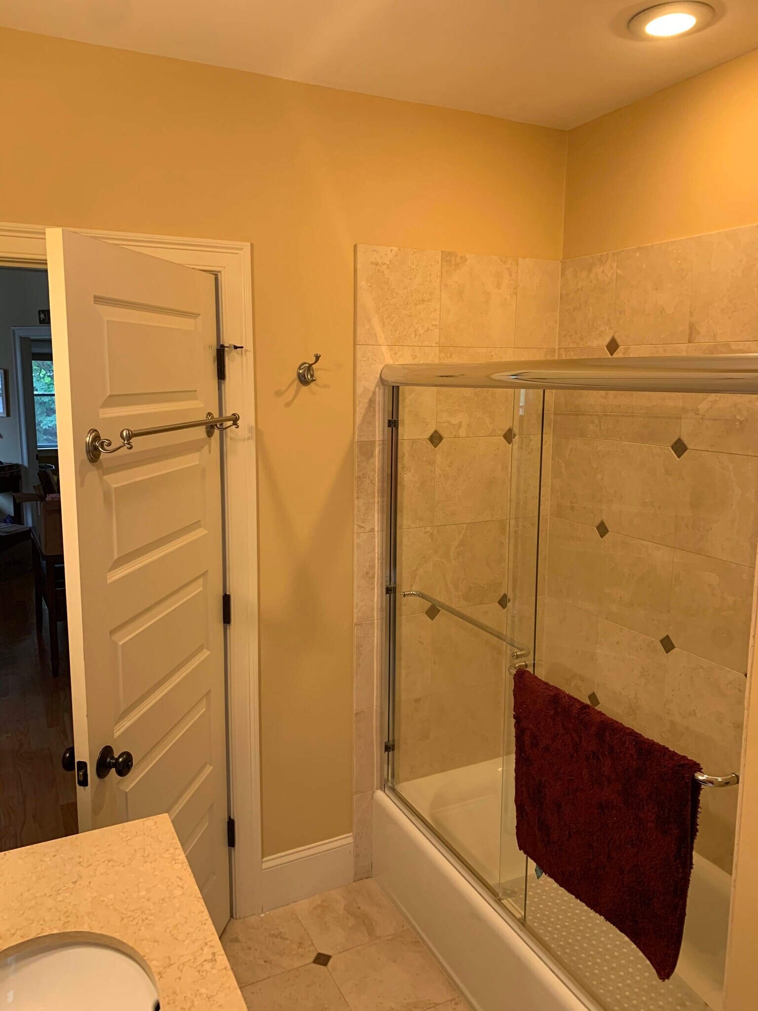 Main bath - 23 Rowe St