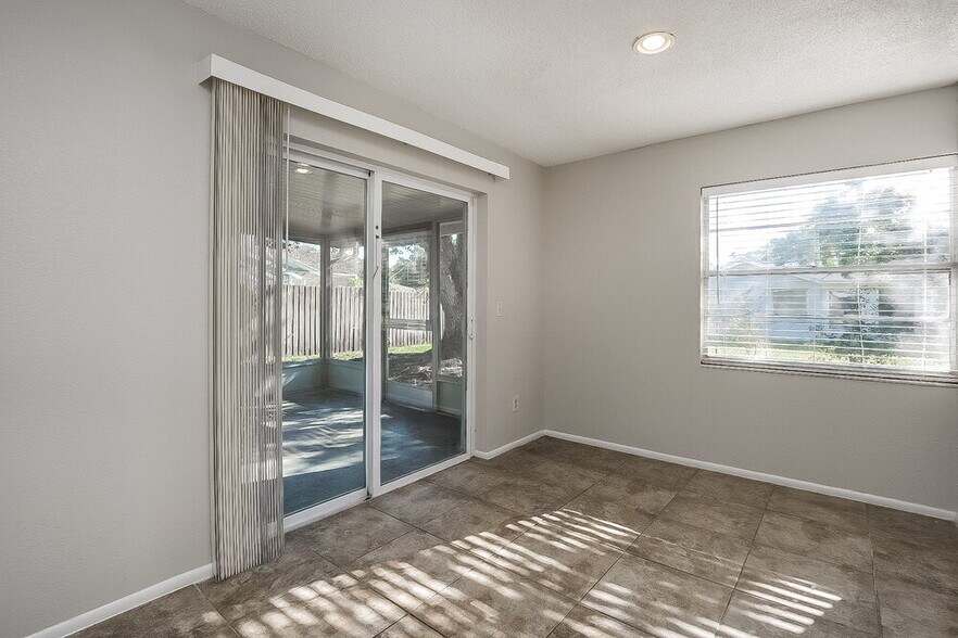 Building Photo - 16328 Caribbean Ct