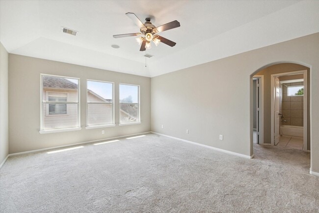 Building Photo - 30507 Russell Point Dr