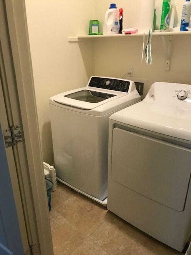 Building Photo - New Townhome in Great Community